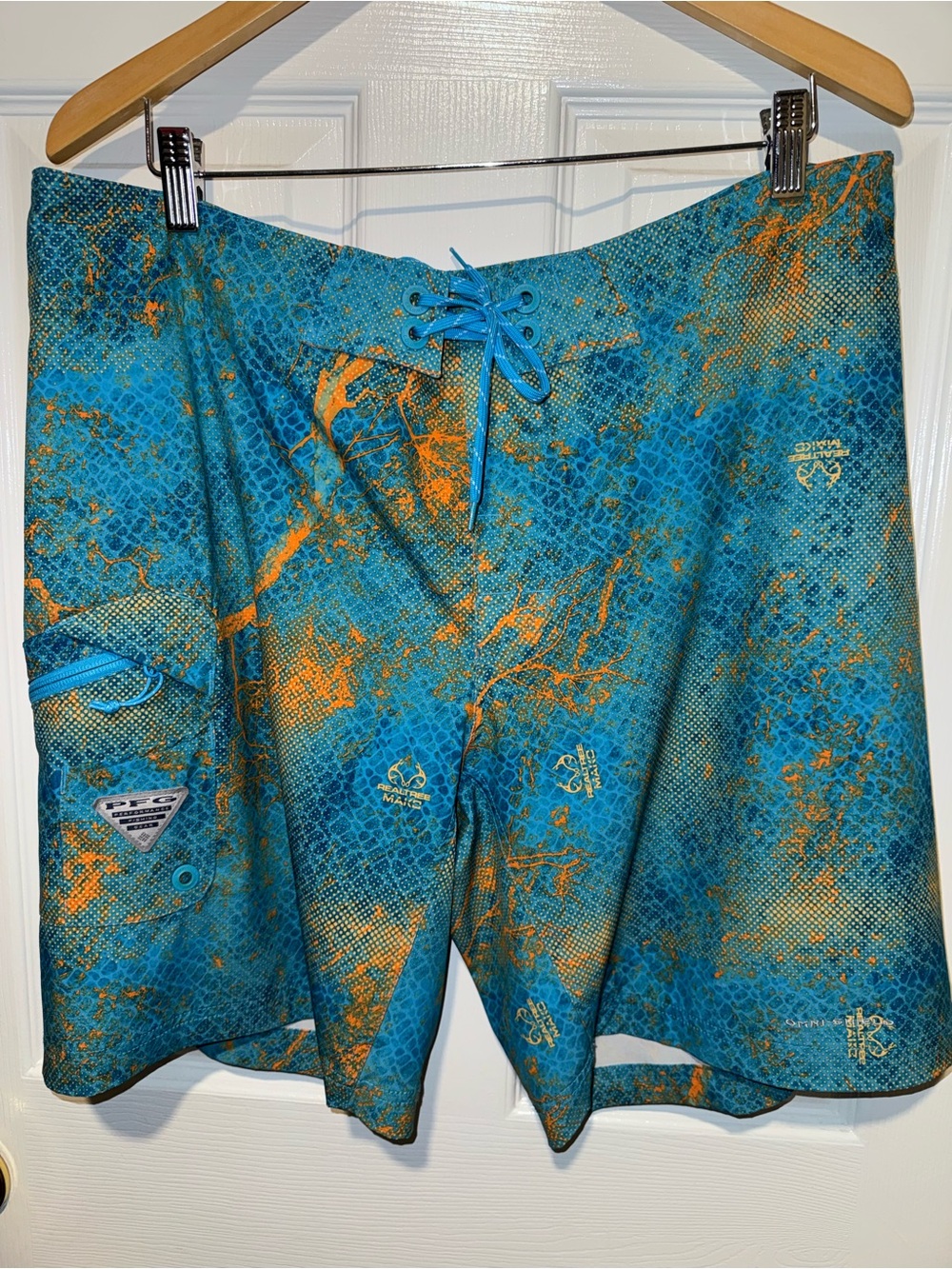 Columbia PFG Board Shorts Men’s size 36